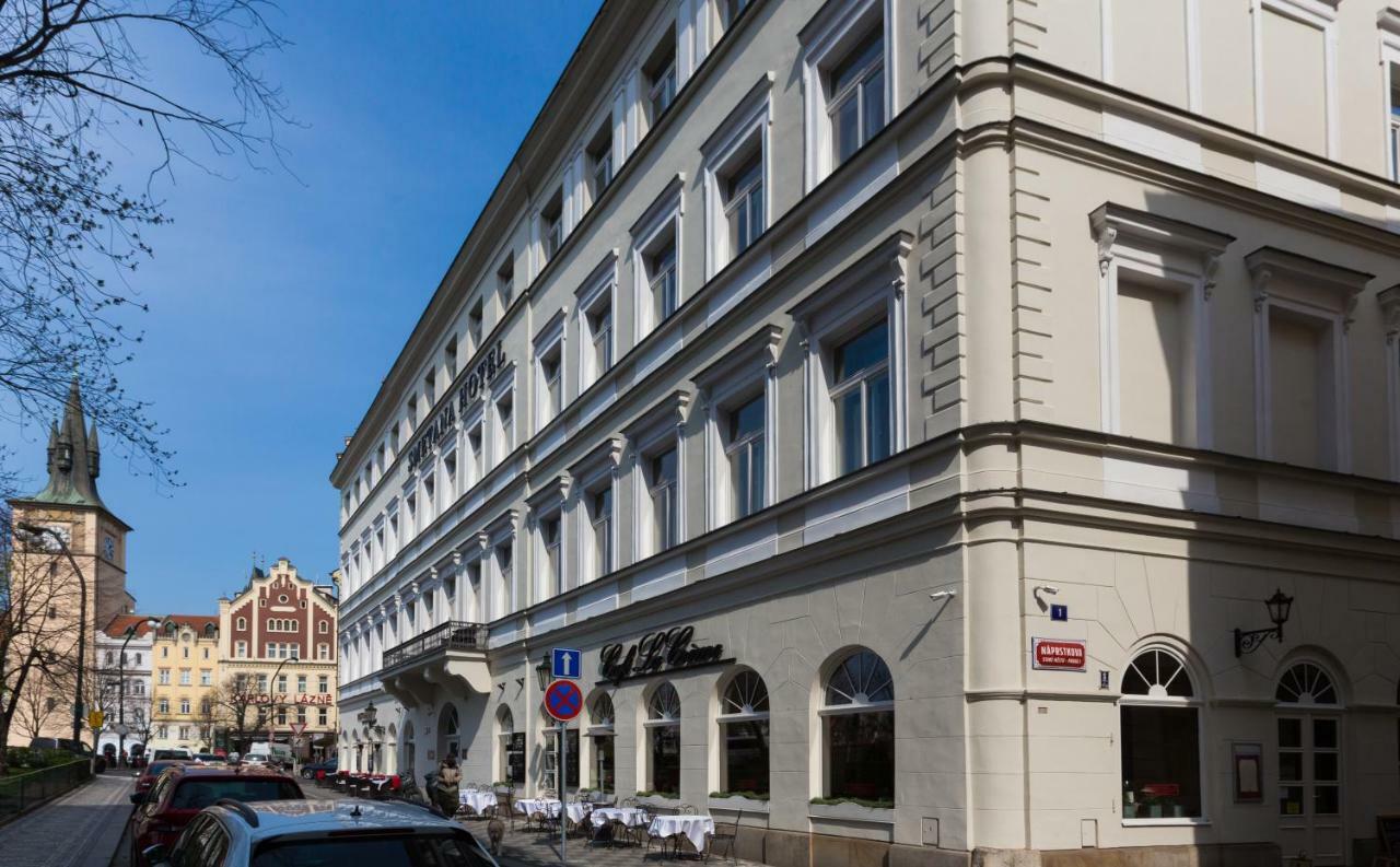 Charles Bridge Loft *
