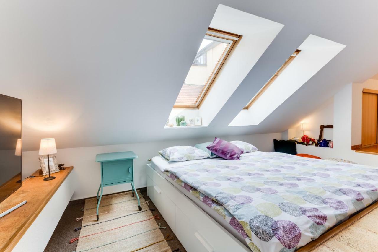 Charles Bridge Loft *